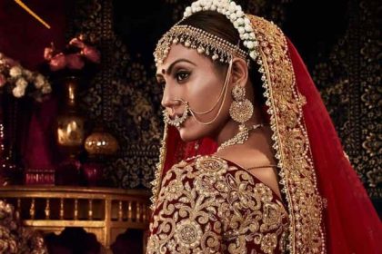 Designer Blouse To Oomph Your Saree