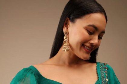 Regal Sophistication: The Sheer Blouse