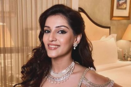 Beautiful Cold Shoulder Blouse