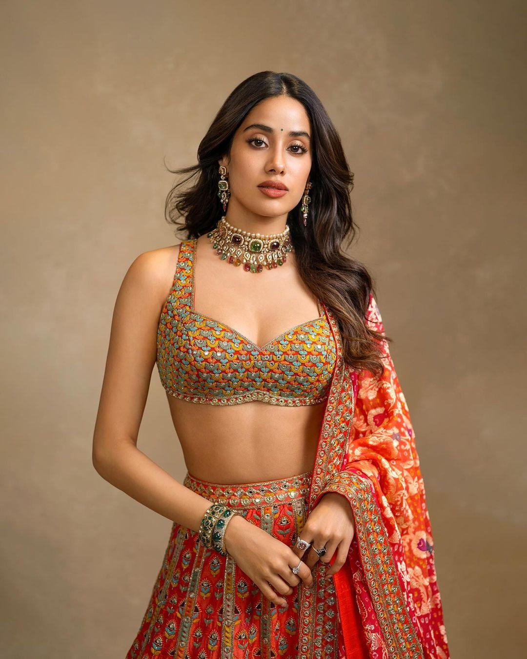 The Ultimate Guide to Modern Blouse Designs Trendy Styles for Every ...