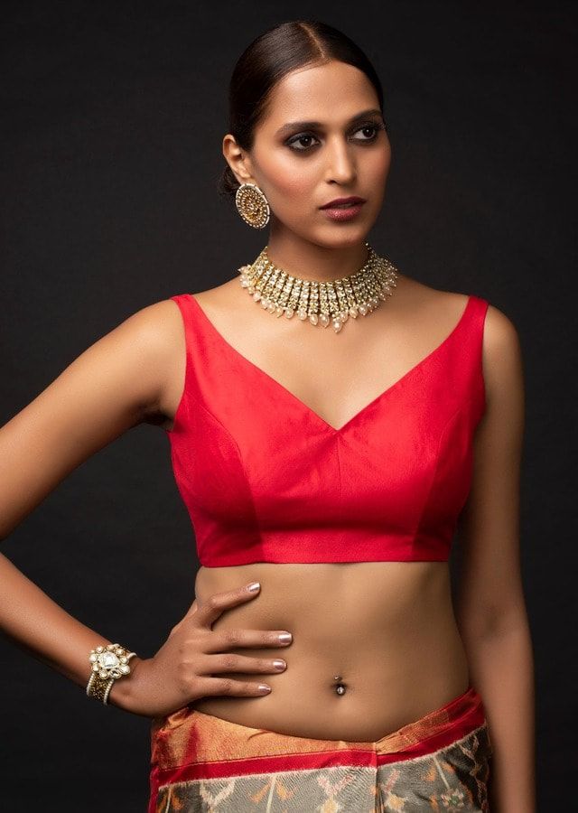 V Neck Sleeveless Blouse Design