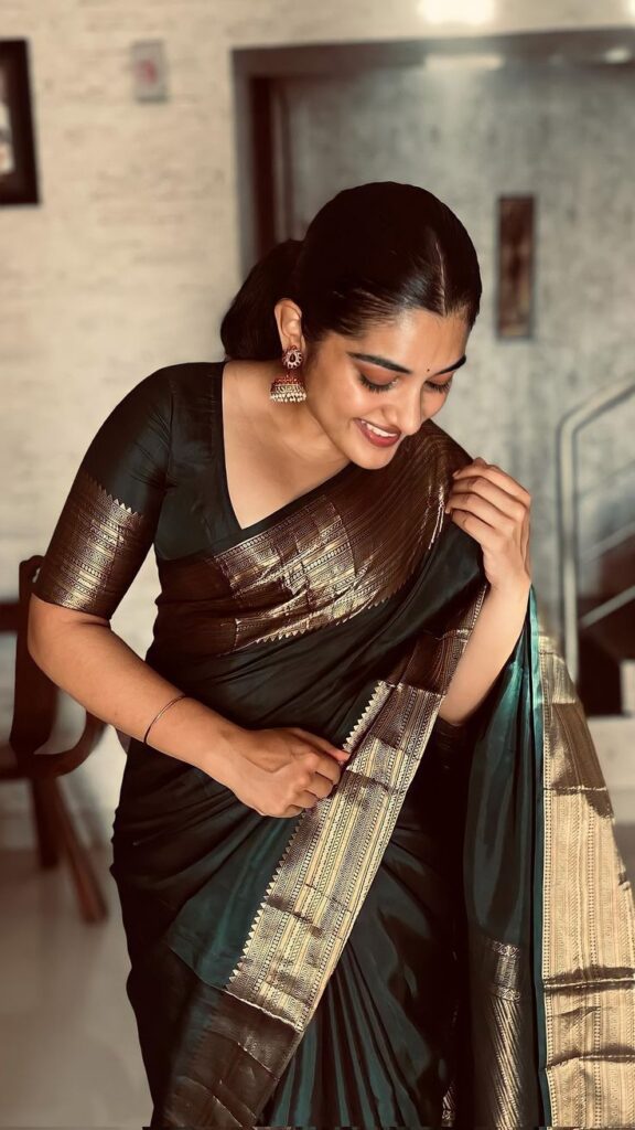 Designer Blouses for Tissue Linen Sarees