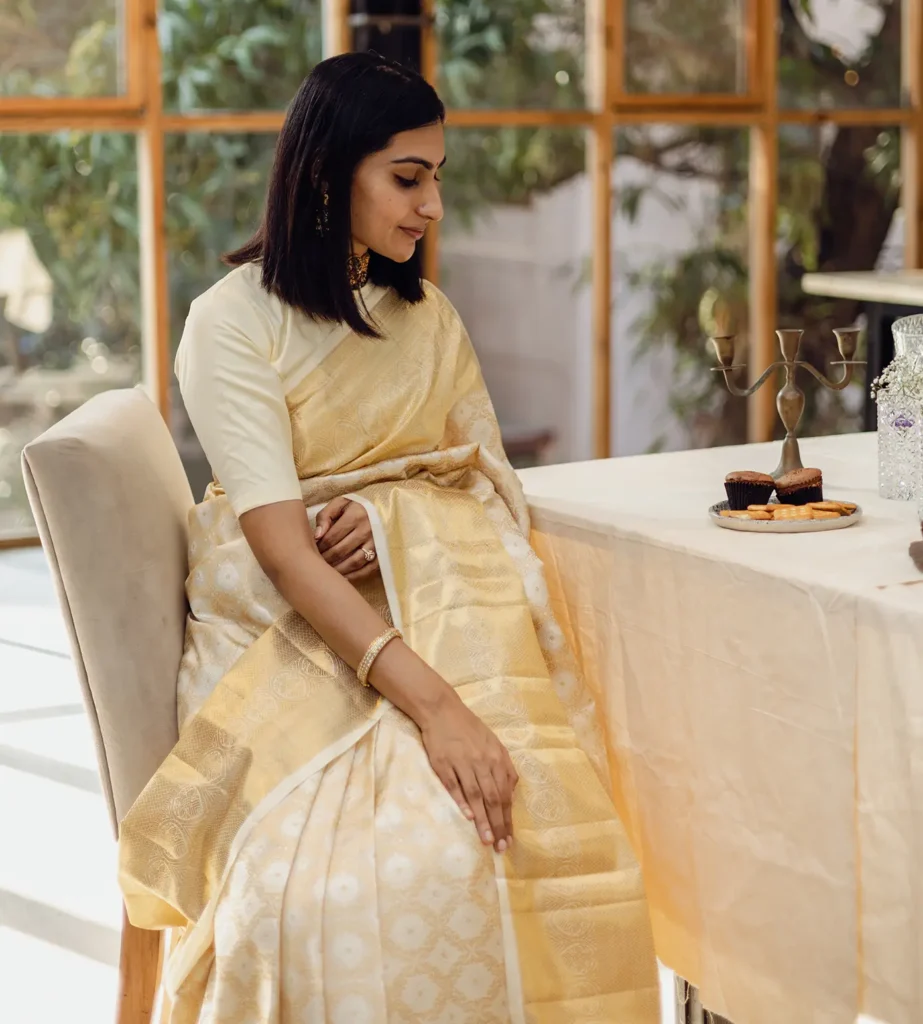 Off-White Saree with Contrast Blouse