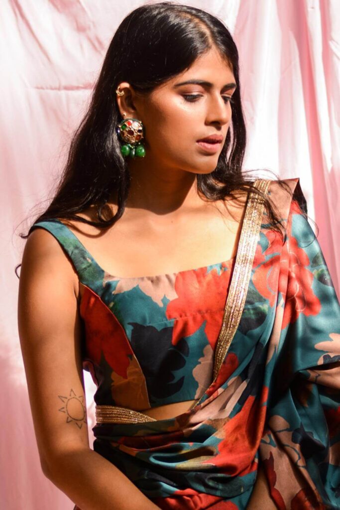 Square Neck Sleeveless Blouse Designs