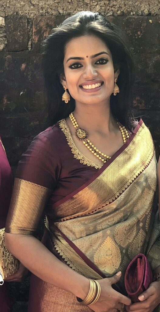 Big Border Blouse Back Neck Designs