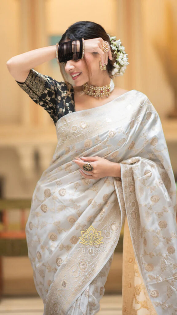 Blouse Designs for Plain Saree with Border