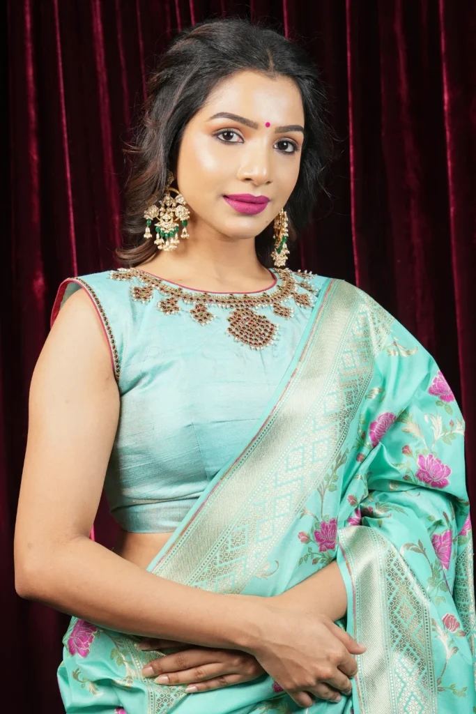 Latest Blouse Butta Hand Designs