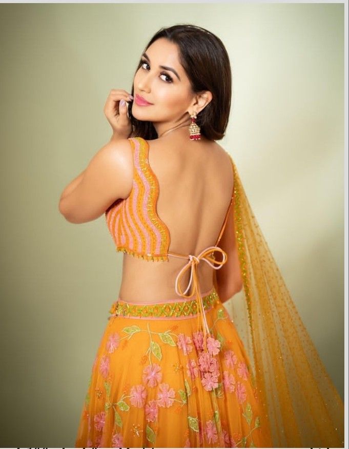 डोरी नेक ब्लाउज डिज़ाइन