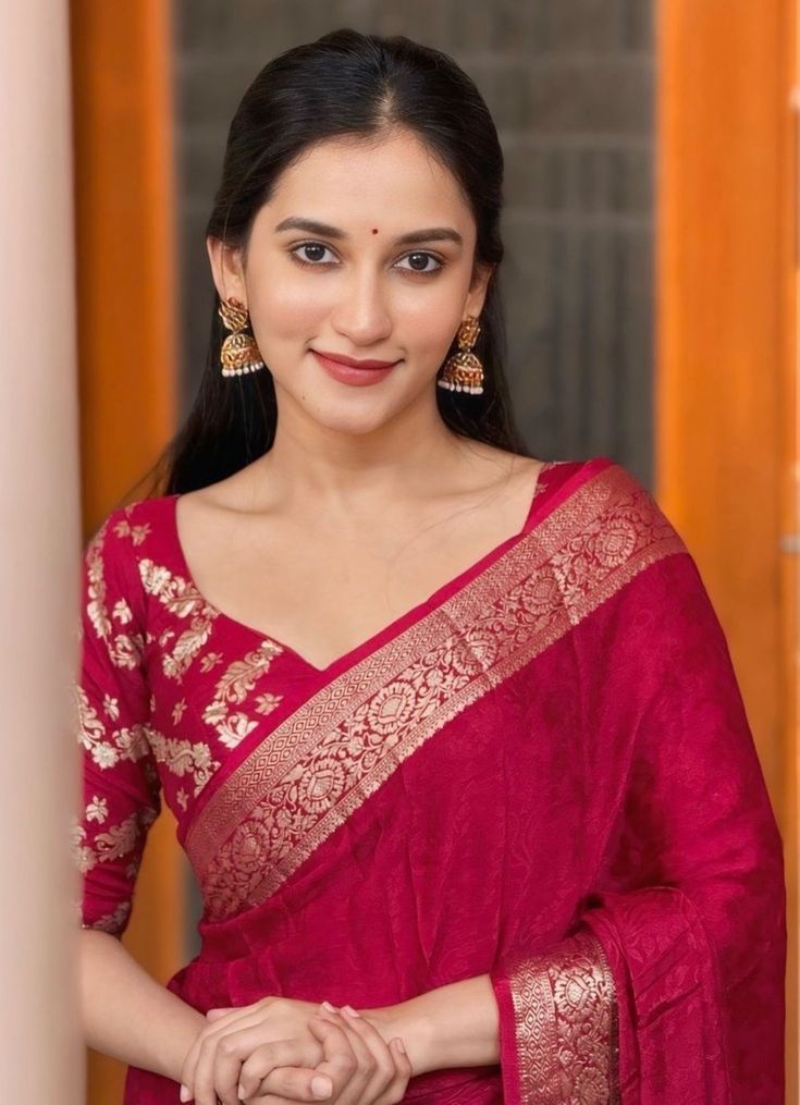 स्वीटहार्ट नेक ब्लाउज डिज़ाइन