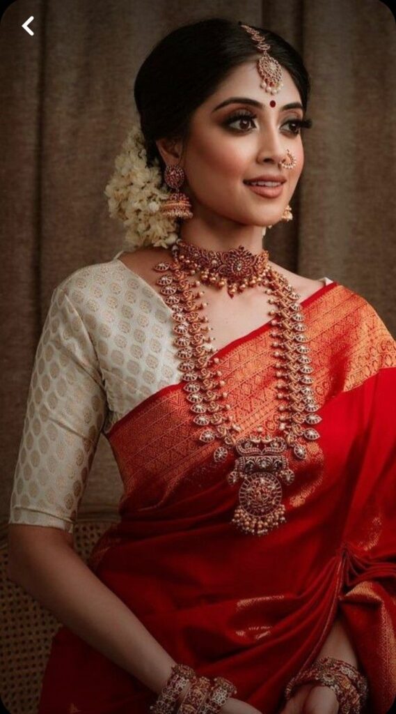 which-colour-blouse-to-wear-with-red-saree