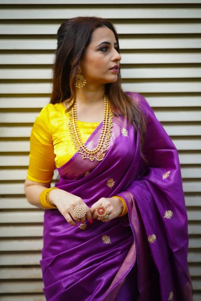 Top 25 Blouse Designs for Kanjivaram Sarees - Latest Trends