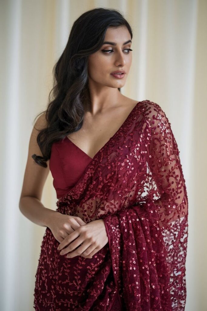 Top 27 Stylish Pattern Blouse Designs To Rock With Sarees And Lehengas