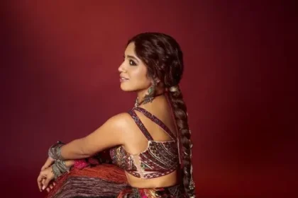 Garba Glam: 7 Stunning Hairstyles to Rock With Your Blouse