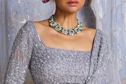 Chic & Modest: Full Sleeves Blouses for a Classy Saree Look