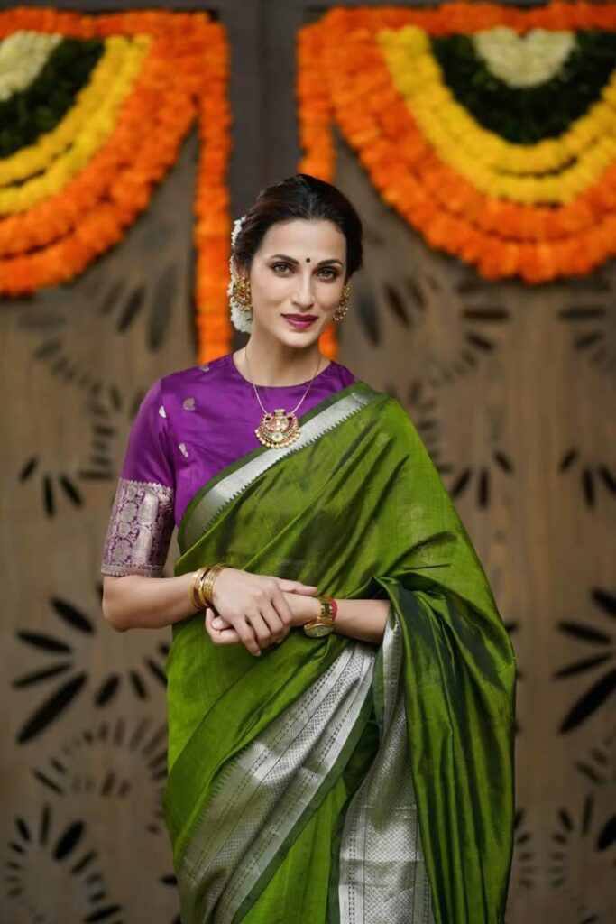 Top 20 Kanchipuram Saree Blouse Designs for a Timele…