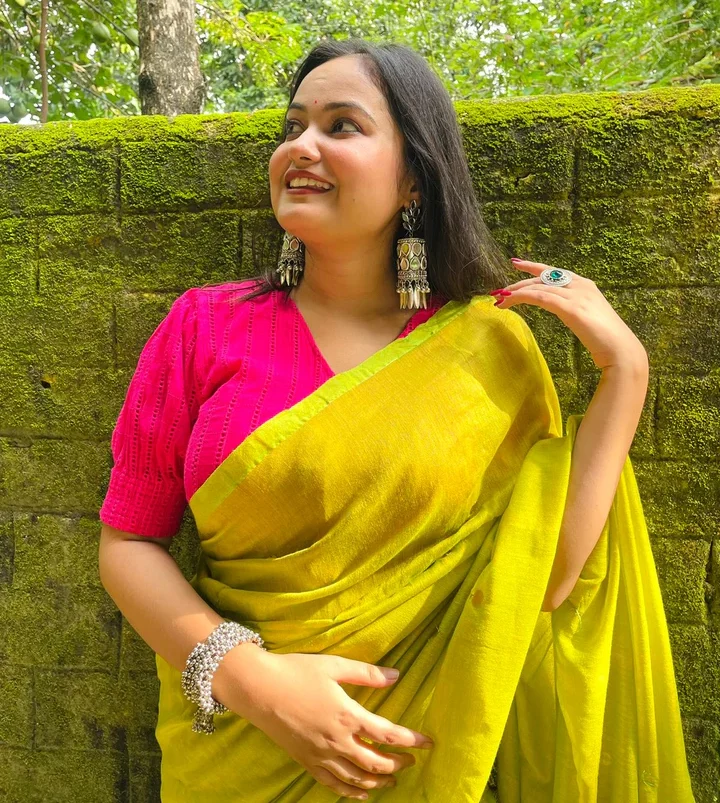 Crop Style Hakoba Blouse